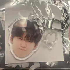 TREASURE カプセルトイ 顔アクキー