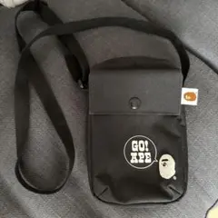 美品A BATHING APE GO! APE ショルダーバッグのサムネイル