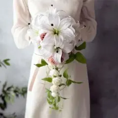 パシャバチェ　乳白色　ペールブルー　ガラス　花瓶　フラワーベース パシャバチェ 乳白色 ペールブルー ガラス 花瓶 フラワーベース - メルカリ