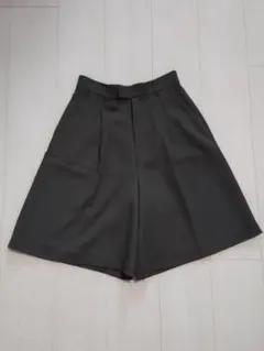 nanouniverseナノユニバースキュロットハーフパンツタック入グレー