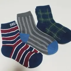 新品　キッズ　靴下　3足セット ネイビー・グレー・緑　クルー丈ソックス　チェック