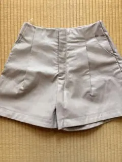 レザーショートパンツ［tu98］アイボリー