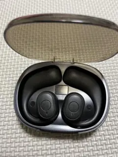 ワイヤレスイヤホン ブラック