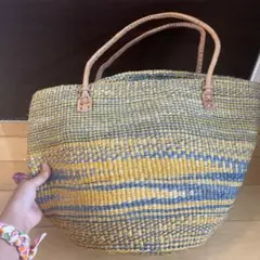 イエローとブルーのストライプかごバッグ