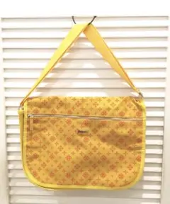 ☆最終価格☆新品未使用タグ付き モノグラムプリントメッセンジャーバッグ