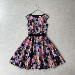【美品】LANVIN en Bleu花柄 ワンピース ベルト フレア 光沢 38のサムネイル
