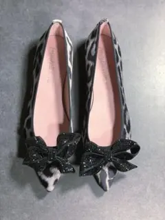 Pretty Ballerinas ベルベットヒョウ柄ビジュリボンシューズ