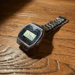 CASIO A164WA デジタル　チープカシオ レトロ シルバー