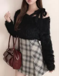 ワンショルダーフェザーニットリボントップス