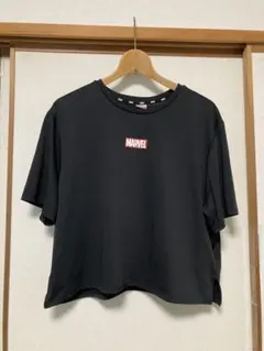 MARVEL レディース　ロゴ入りクロップドTシャツ 黒のサムネイル