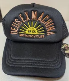 DEUS EX MACHINA トラッカーキャップ 黒　缶バッジ付き