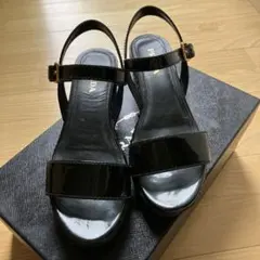 訳あり　Prada ブラック エナメルサンダルのサムネイル