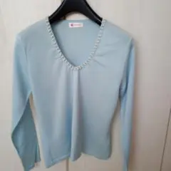 Vネックパール付きニット　ブルー　L　美品