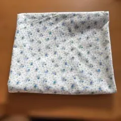 綿(プリント) 小花柄生地 白地