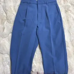 青いカジュアルパンツ ウエストゴム プリーツ入り