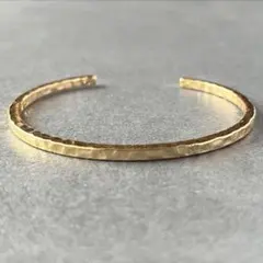 バングル　ブレスレッド　平打ち　ゴールド