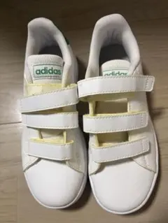 adidas ベルクロスニーカー ホワイト/グリーン　20cm
