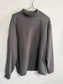UNIQLO モックネックプルオーバー