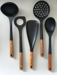 STAUB キッチンツール 5点セット未使用ですのサムネイル