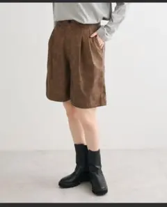 合成皮革ショートパンツ