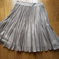 美品✨組曲プリーツスカートのサムネイル