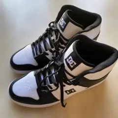 dc スニーカー