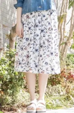 free’s martボタニカルフラワータックスカート オフホワイト