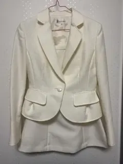 レディーススーツ（白）FESMY 9号