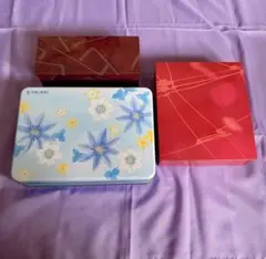 ヨックモック青い花柄と赤い缶3個セット