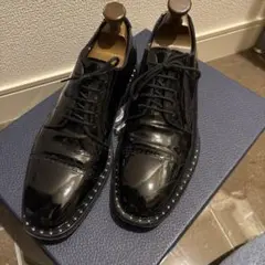 黒の光沢レザー ドレスシューズ