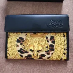未使用品　稀少　ヴィンテージ　GIANNI VERSACE　レオパード柄　財布のサムネイル