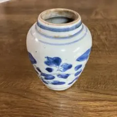 青花模様の陶器花瓶