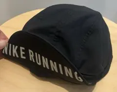 Nike running ロゴ　ランニングキャップ 黒　tailwind
