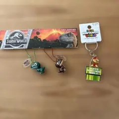 ユニバ　お土産　キーホルダー　ジュラシックワールド　ニンテンドーワールド