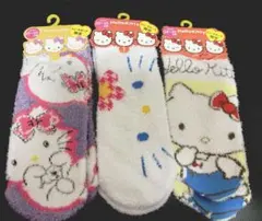 新品未使用 ハローキティドンキー限定 モコモコ 靴下 3足セット 23～25cm