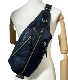 美品コーチ 本革 ボディバッグ トンプソン 斜め掛け 肩掛け シボ革 B0847