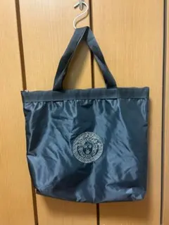 Versace ヴェルサーチ メデューサロゴ ナイロントートバッグ ブラックのサムネイル