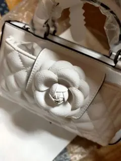 リウ　フォーン　バック　ショルダー　 Riu Rose phone bag