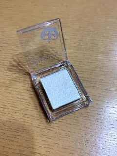 RIMMEL プリズム パウダーアイカラー 001のサムネイル