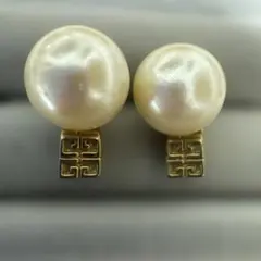 フェイクパール ピアス ジバンシィー