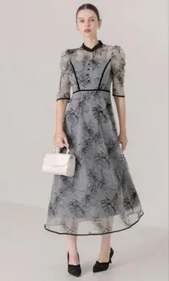 パイピングハイネック花柄ラメレースワンピースドレス結婚式パーティー　leja