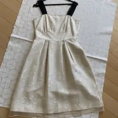 アバハウス　ルージュヴィフ　ワンピース　パーティドレス　結婚式　ベージュのサムネイル