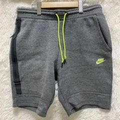 レア　NIKE ナイキ　テックフリース　ハーフパンツ　グレー　ボルト　XLサイズのサムネイル