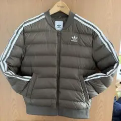 adidas オリーブ ダウンジャケット Sサイズ