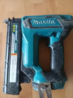 Makita 高圧フロアタッカ AT451H 本体 ジャンク品ケースあり - メルカリ