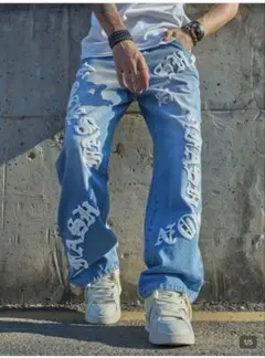 刺繍ロゴ入りライトブルーデニム