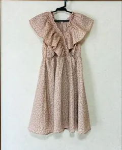 【着用品】apres les corusフリル付 フラワープリントワンピース