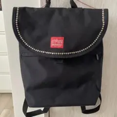 スタッズ付きブラックリュック　ManhattanPortage