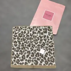 KRIZIA ヒョウ柄タオルハンカチ 新品 - メルカリ