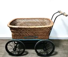 昭和レトロ 乳母車 コンパクトサイズ　お店　ディスプレイ